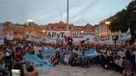 Discapacidad y Garrahan se unieron en un abrazo a Plaza de Mayo para exigir la aplicación de las Emergencias
