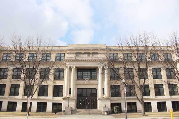 New cellphone ban has helped students focus and connect, says Grand Forks Central High School principal