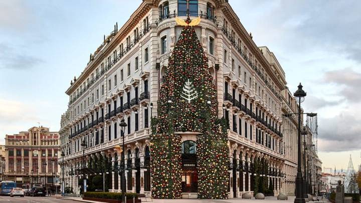 Estos son los hoteles de Madrid con las mejores fachadas de Navidad para fotos inolvidables