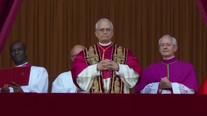 Pope meets with Italian secret agents and urges them to be ethical