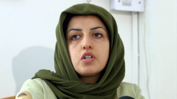 Irán arresta otra vez y "con violencia" a la Nobel de la Paz Narges Mohammadi