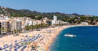 Spain to introduce strict new rules on smoking and vaping including beaches