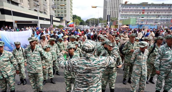 Venezuela: Chavistas en Caracas dicen que buscan la paz, pero están listos para “defender la patria” | Comandos Bolivarianos Integrales | Nicolás Maduro
