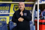 VIDEO. La incomodidad del DT de Deportes Concepción con Parisi usando la camiseta del club: “El fútbol es transversal”