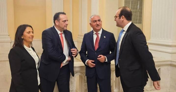 Iranian crown prince says regime is weaker than ever