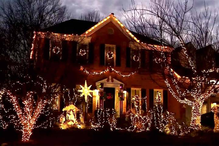 Maryland Family's Christmas Lights Deemed Community "Nuissance." HOA Charging Them $50 a Day for Display