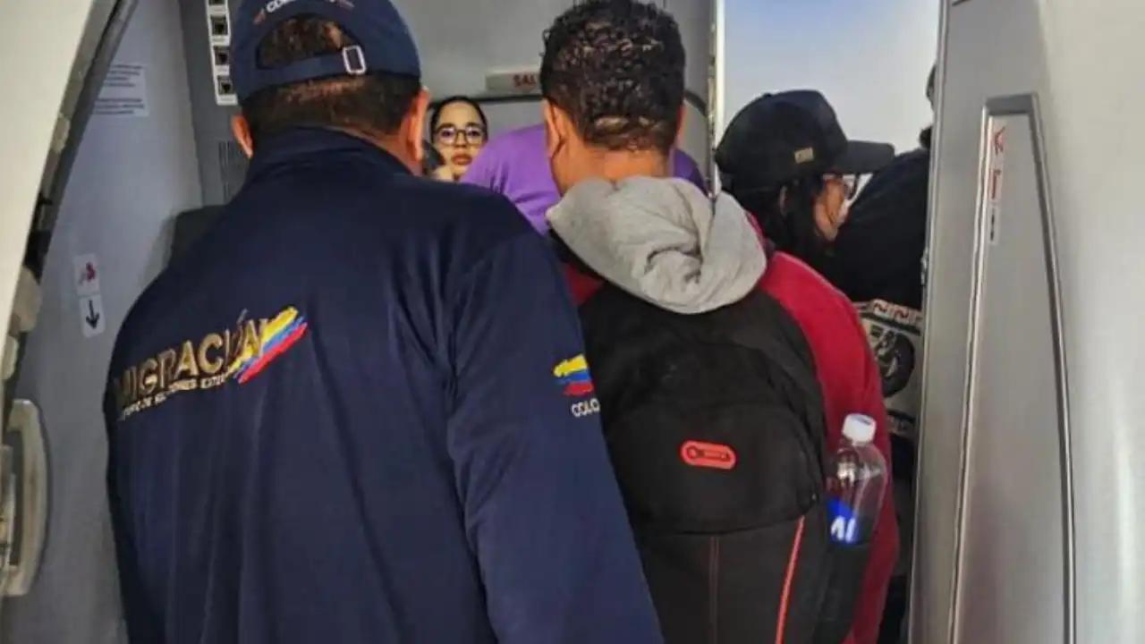 Cayó el ‘falso colombiano’: Migración expulsó a dominicano con papeles adulterados en Medellín
