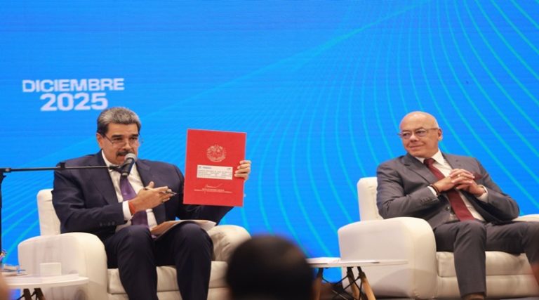 Pdte. Maduro firma Decreto para Protocolo Unificado de Exportaciones No Petroleras