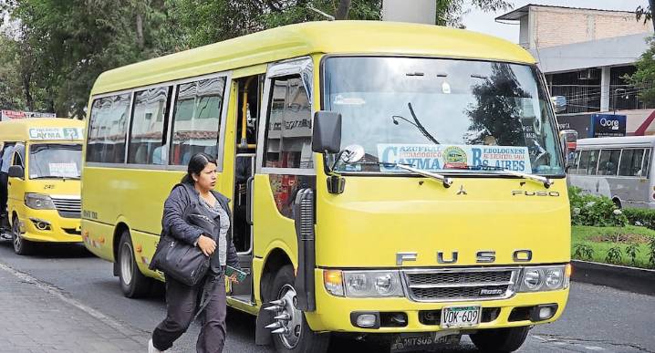 Choferes suspendidos en transporte público de Arequipa
