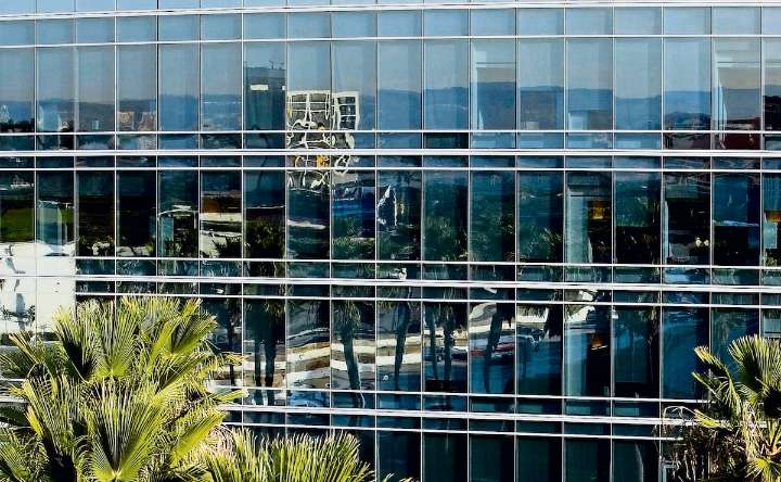 Publicidad del ICE cumple con criterios para su emisión, afirman Telemundo y Univision