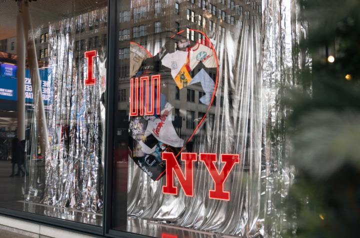 Universal Music Group Opens UMusic Shops In New York, London