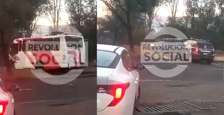 Autos y camiones invaden banquetas en salida a Quiroga para evitar obras [VIDEO]