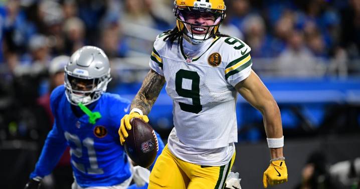 Wicks and Watson help Jordan Love withstand absence of other receivers