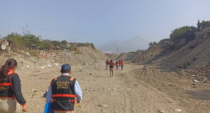 Invasores rellenan cauce de quebrada San Ildefonso en Trujillo