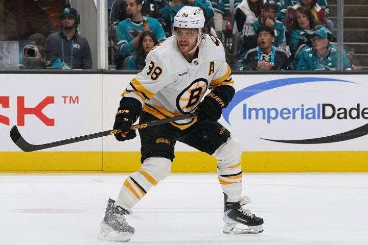 Deadspin | Bruins' David Pastrnak, Charlie McAvoy could return this week