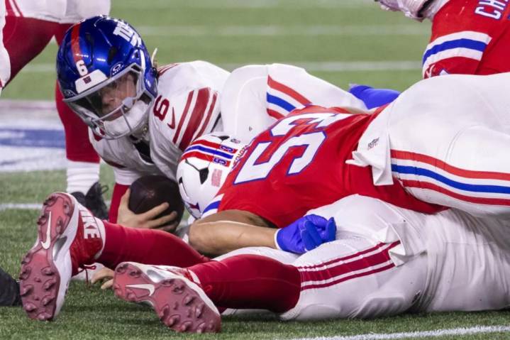 Giants want Jaxson Dart to know when to get out of bounds