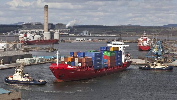 Warning security at all UK ports must be upgraded to stop suspected Russian spies