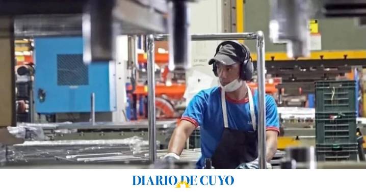 De qué se trata y cómo se aplicaría el banco de horas que propone el proyecto oficial de reforma laboral