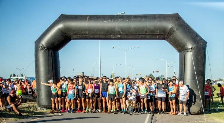 Fin de semana a puro deporte con la Carrera de la Amistad y la Maratón Acuática