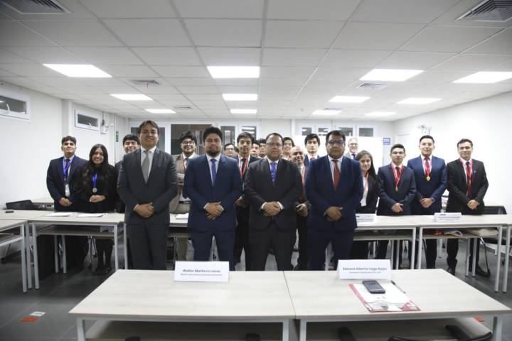 Ministro de Justicia destaca ética de futuros abogados en concurso nacional