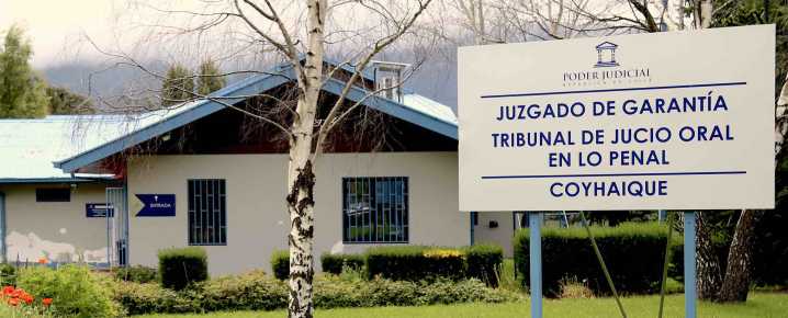 Coyhaique: Formalizan a mujer por interrumpir el embarazo de su hija adolescente