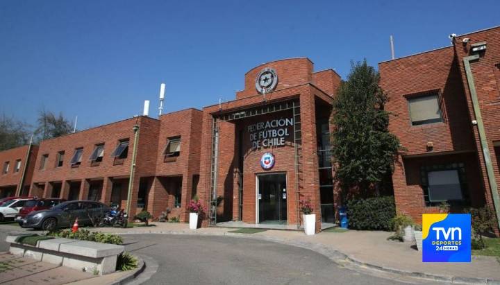 Remezón en el fútbol chileno: "Presento mi renuncia al cargo de presidente; creo que es necesario"