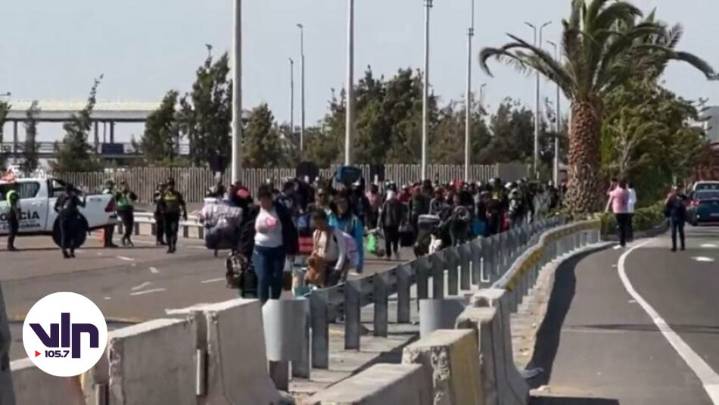 Gobernador de Arica denuncia "descontrol" por devoluciones de migrantes desde Perú