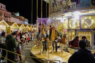 Disfrutan Familias zacatecanas juegos mecánicos de manera gratuita en el Festival de Luces Zacatecas 2025