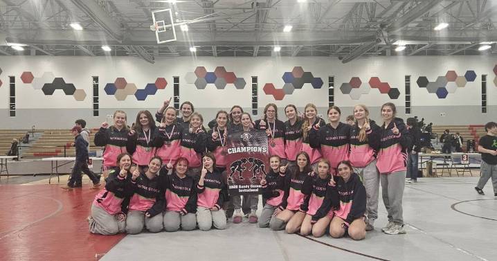Woodstock co-op girls wrestling team wins Sandy Gussarson Invitational: Saturday’s Northwest Herald roundup – Shaw Local
