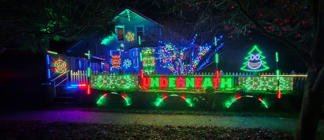 West Seattle Blog… | WEST SEATTLE CHRISTMAS LIGHTS: 37th/Graham music-synched show begins
