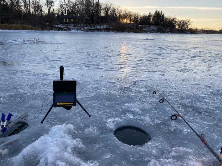 Province cautions thin ice on Manitoba rivers and lakes