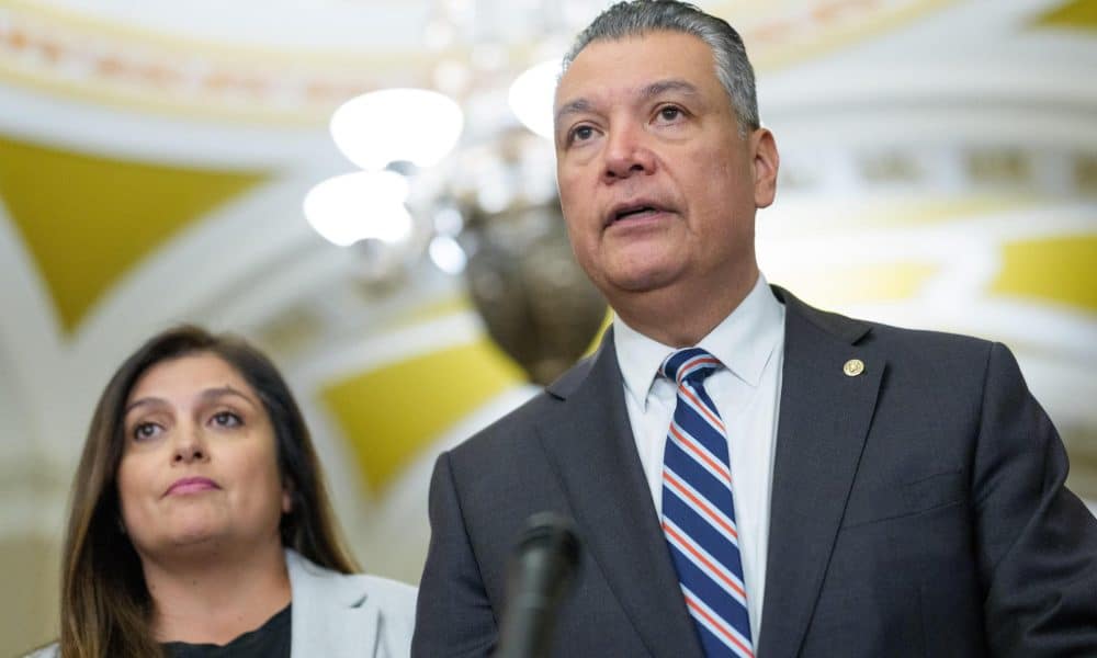 Demócratas cuestionan bombardeos del Caribe ante indulto de Trump a Juan Orlando Hernández