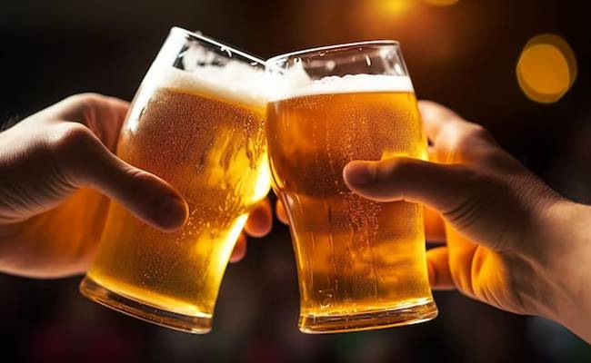 Beer sales decline in Karnataka due to rains, cold weather: Minis...
