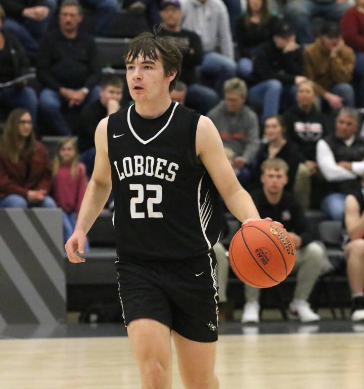 LaMoure/Litchville-Marion boys basketball under new coach