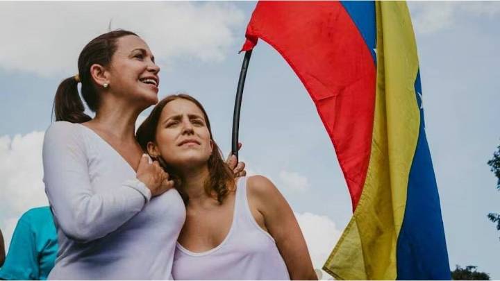 La hija de María Corina Machado expresó el temor por su vuelta y la escalada del conflicto político en Venezuela