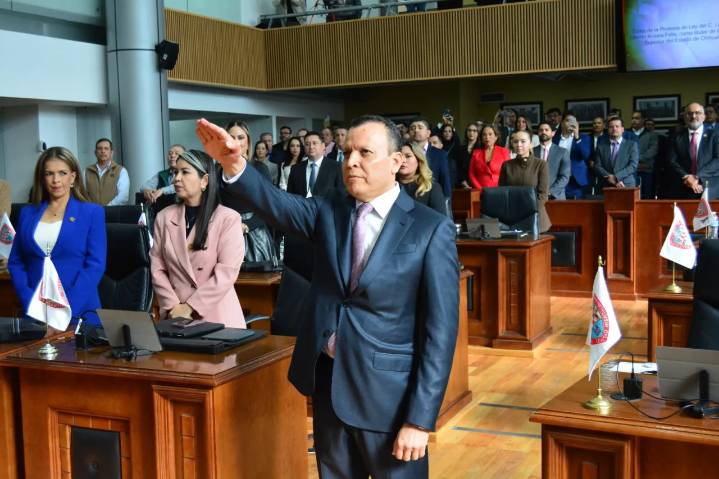 Rinde protesta Héctor Acosta como auditor del Estado