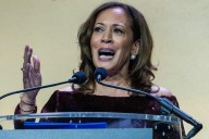 Kamala Harris y Ken Martin estallan en contra de Donald Trump por los resultados de su gestión