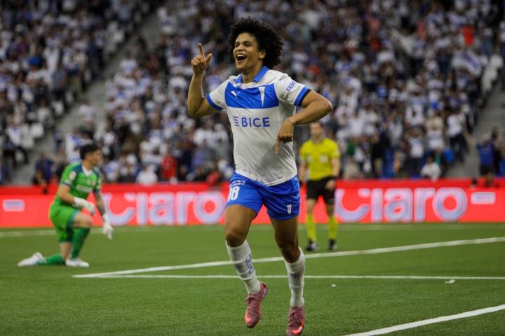 VIDEOS. La UC cumple su tarea: remonta ante Unión La Calera y se queda con el “Chile 2” para la Copa Libertadores