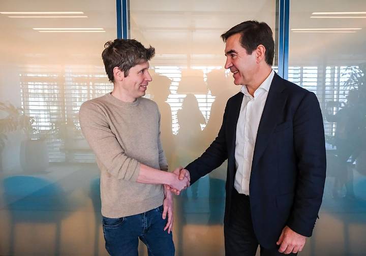 BBVA y OpenAI sellan una alianza estratégica para llevar la inteligencia artificial a la relación con los clientes