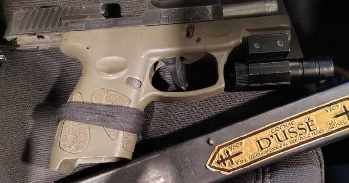 Chattanooga men arrested after speeding stop reveals warrants, loaded handgun