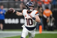 Deadspin | Broncos outclass Raiders for 10th straight win