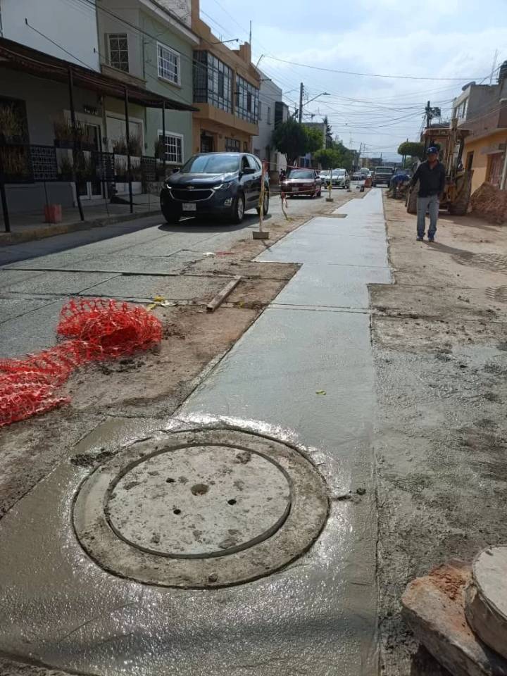 Interapas avanza en la rehabilitación sanitaria de la calle 5 de Mayo