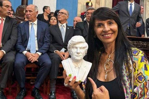 Lorena Villaverde abre el paraguas: Retiró su renuncia a Diputados