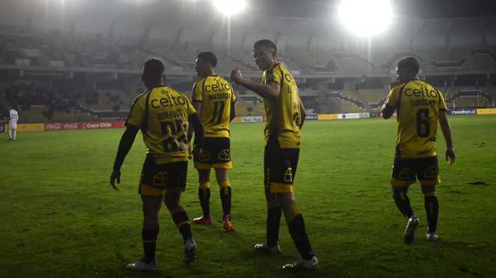 Colo Colo, la UC y un equipo extranjero: la figura del fútbol chileno que anima el mercado de fichajes