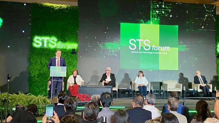 México impulsa innovación con fondo para invertir en proyectos; Ebrard celebra STS Forum