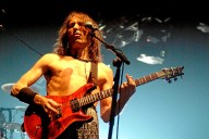 Muere Robe Iniesta, líder de Extremoduro y voz del rock español