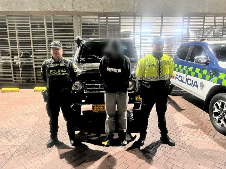 Capturan en Bogotá a dos hombres con 17 anotaciones judiciales tras robar una camioneta