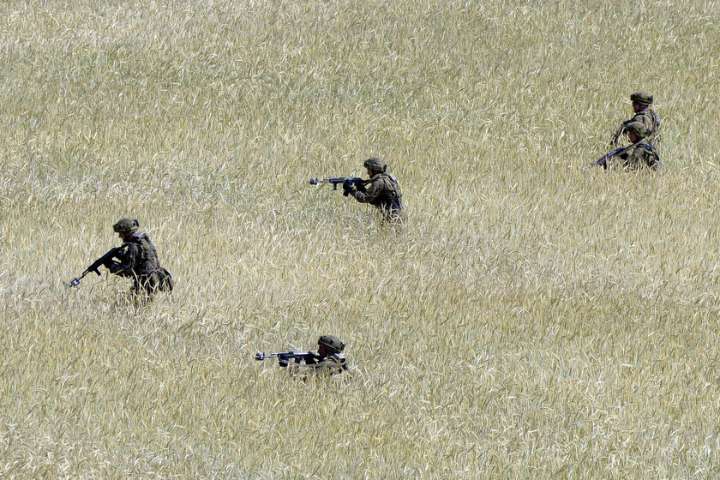 En 2024 llegó un paquete bomba a un avión. Un año después Europa no hay detenidos, y están llenando de “bombas” todo el continente