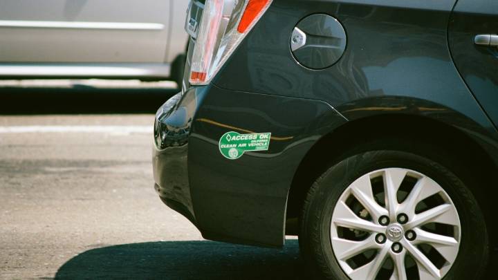 Hybrid and EV drivers, your carpool lane perks have officially ended