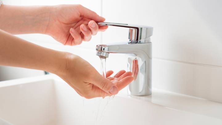 The Chic Paper Towel Idea That Instantly Makes Any Bathroom Feel More Luxurious